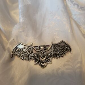 👻NEW👻 Silver Metal  Bat Hair Clip